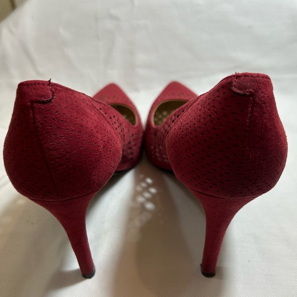 Unisa Red,Velvety,Cut-Out,Size 8M Stiletto Heel - Picture 5 of 11